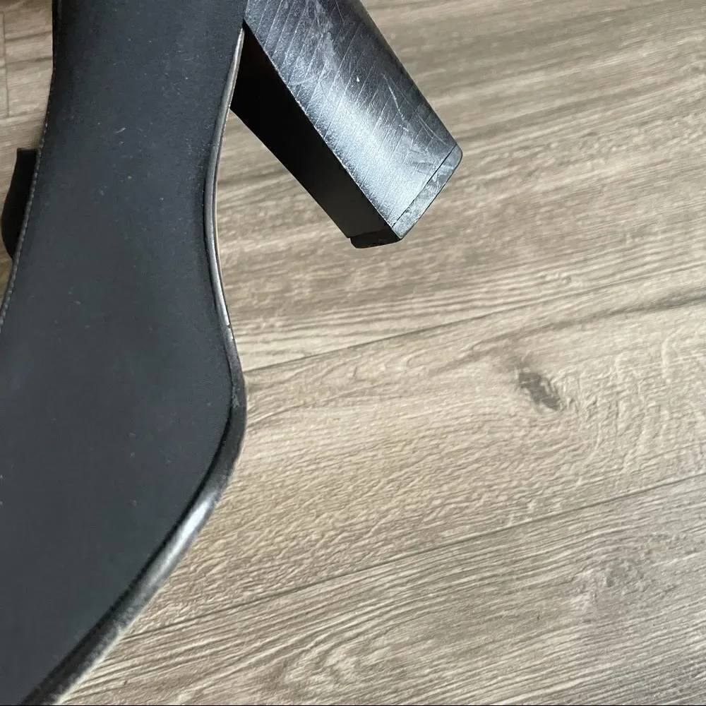 SALVATORE FERRAGAMO vintage Square Toe Pumps